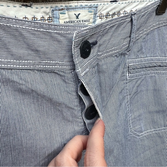 American Eagle Peddle Pushers Blue White Stripped - Picture 4 of 12